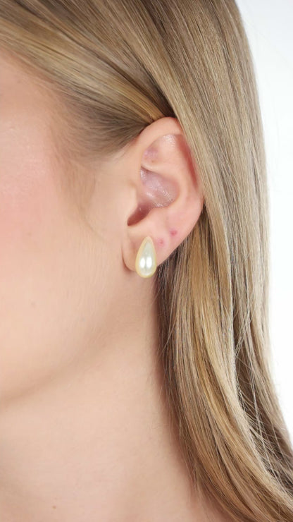 Small Pearlized Teardrop Earrings