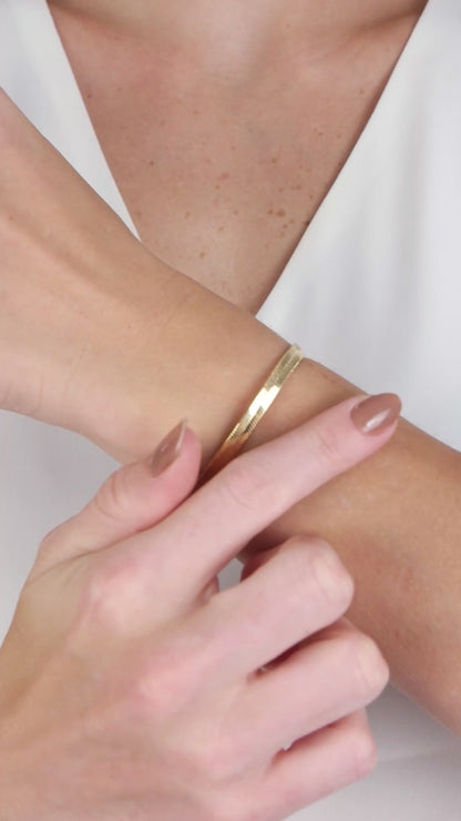 4mm Wide Herringbone Chain Bracelet